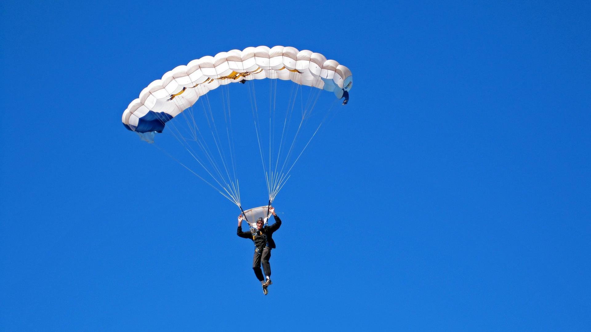 “2025世界运动会：短柄墙球赛场，选手们的战术大餐引发热议”